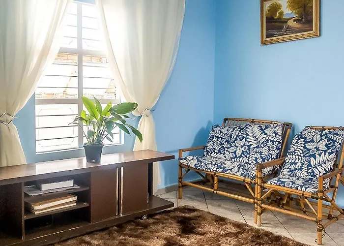 Sobrado Azul com Piscina
